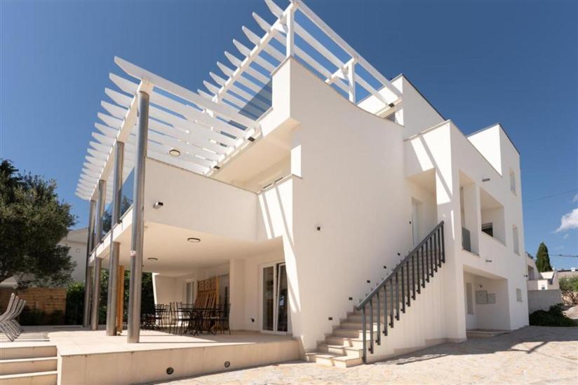 Apartments Villa Amfora with Pool