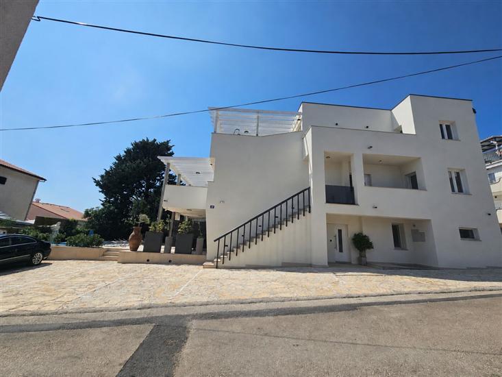 Apartments Villa Amfora with Pool