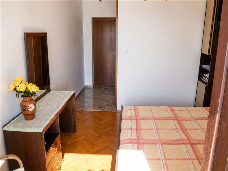 Room S1, for 2 persons