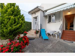 Apartments Pere Povljana - island Pag, Size 40.00 m2, Airline distance to the sea 150 m, Airline distance to town centre 500 m