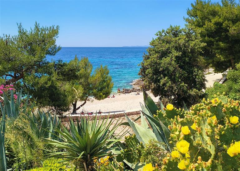 Apartment Kiara near the beach