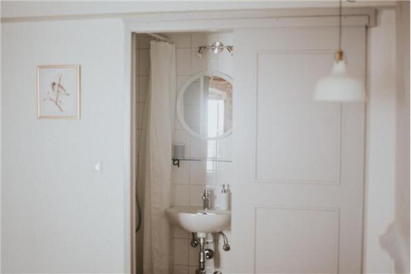 Room S1, for 2 persons