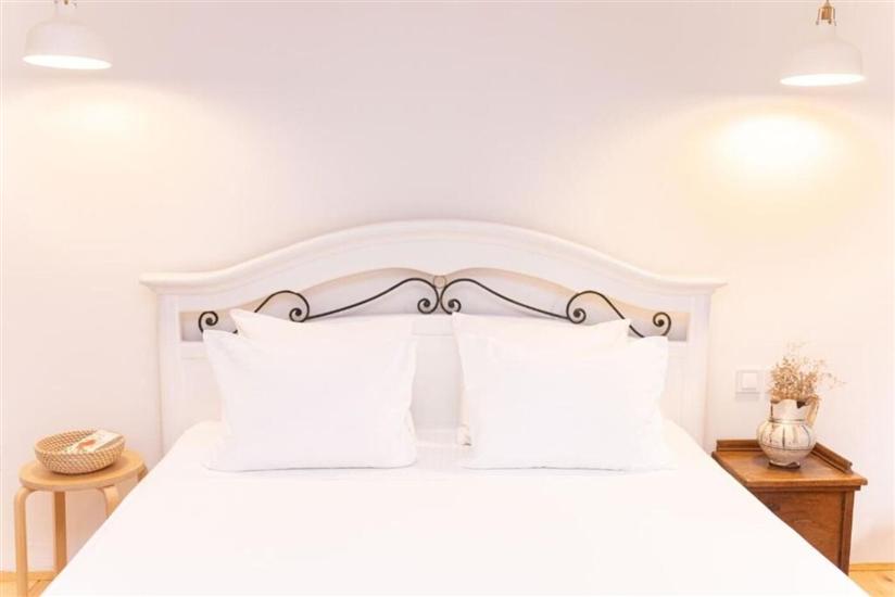 Room S1, for 2 persons