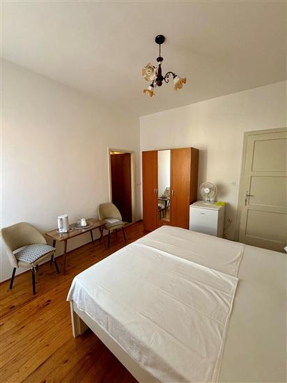 Room S2, for 2 persons