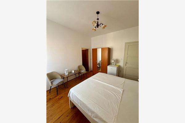 Room S2, for 2 persons