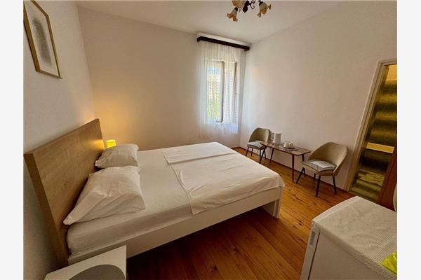 Room S2, for 2 persons