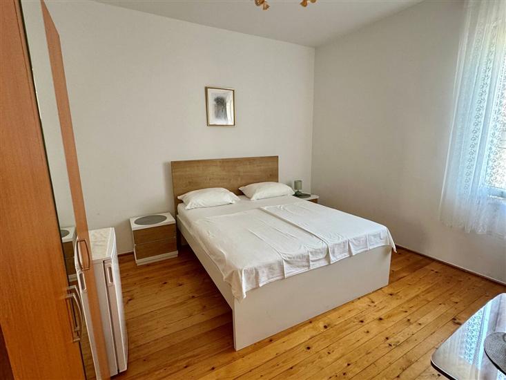 Room S2, for 2 persons