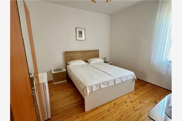 Room S2, for 2 persons