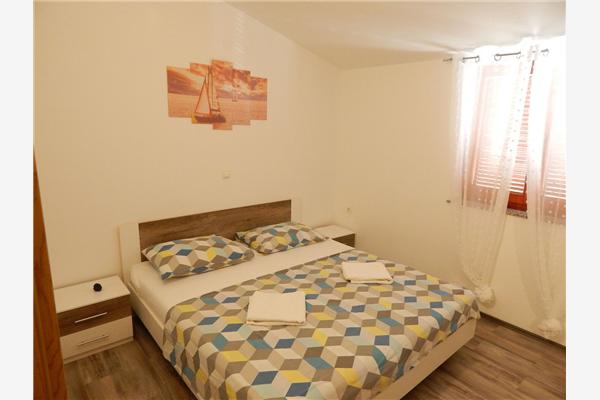 Apartment A1, for 5 persons