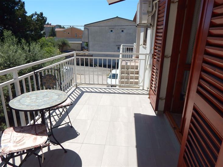 Apartment A1, for 5 persons
