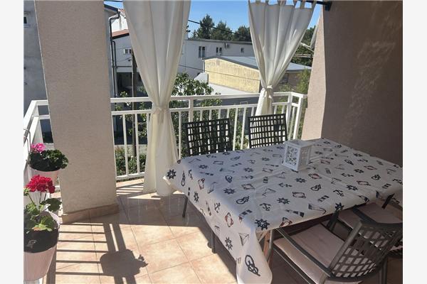 Apartment A1, for 5 persons