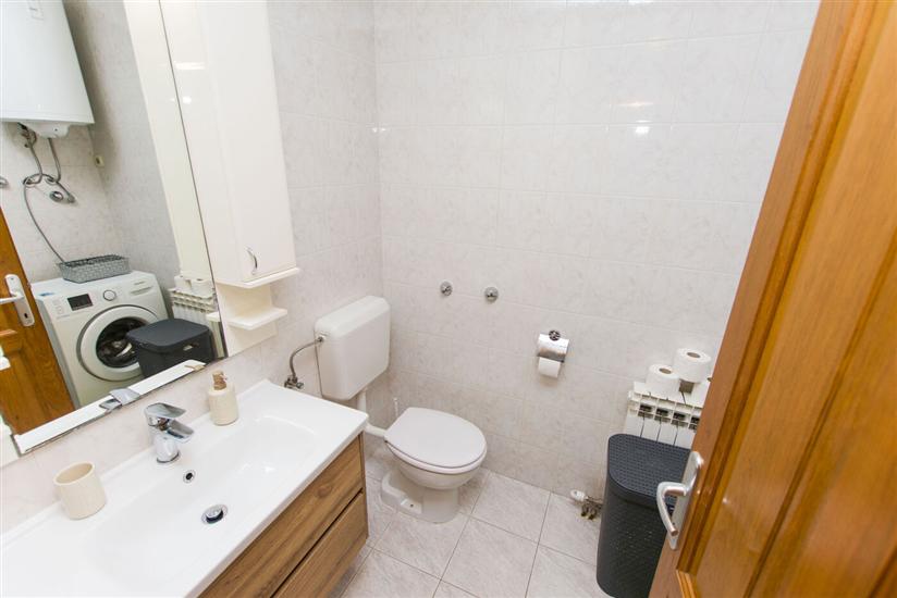 Apartment A2, for 5 persons