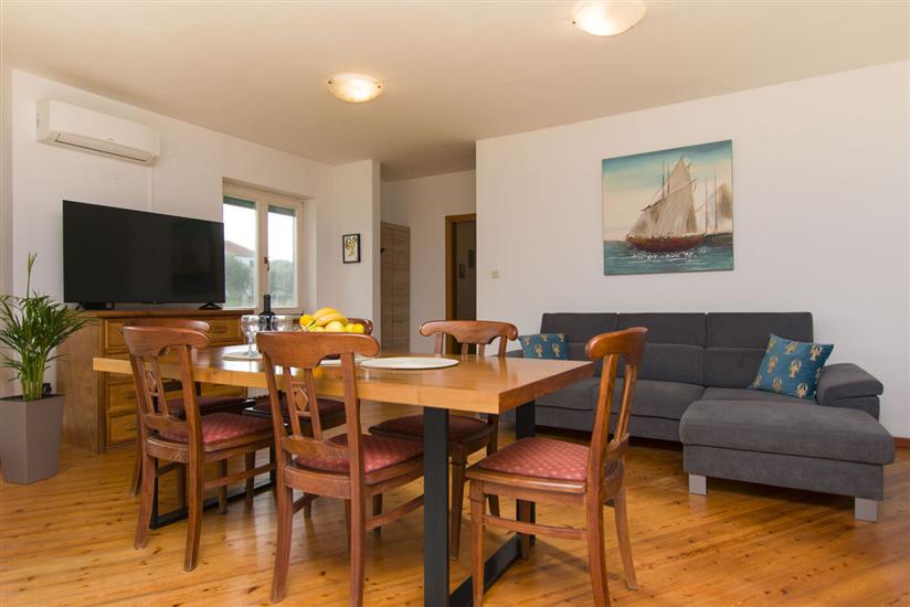 Apartment A2, for 5 persons