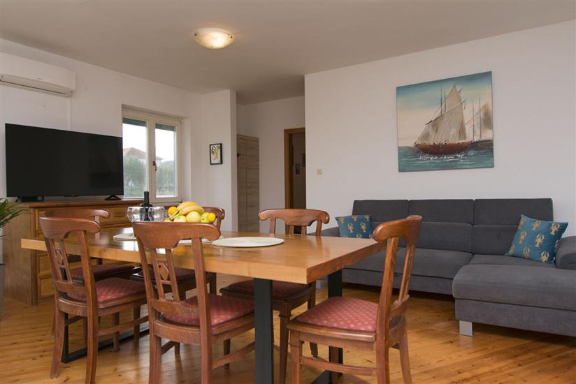 Apartment A2, for 5 persons