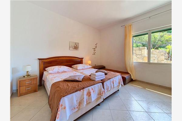 Apartment A1, for 7 persons