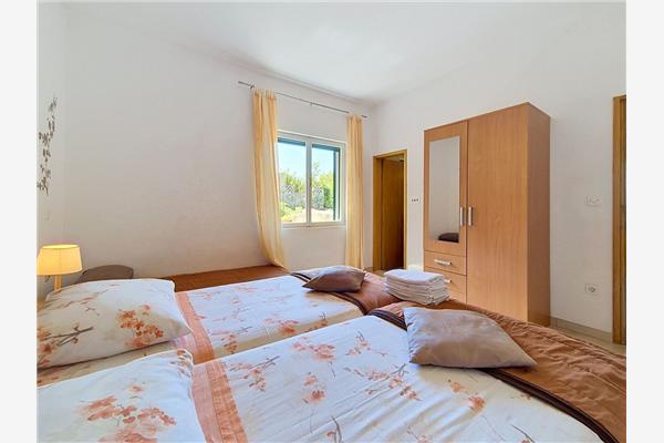 Apartment A1, for 7 persons