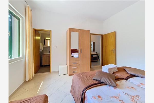 Apartment A1, for 7 persons