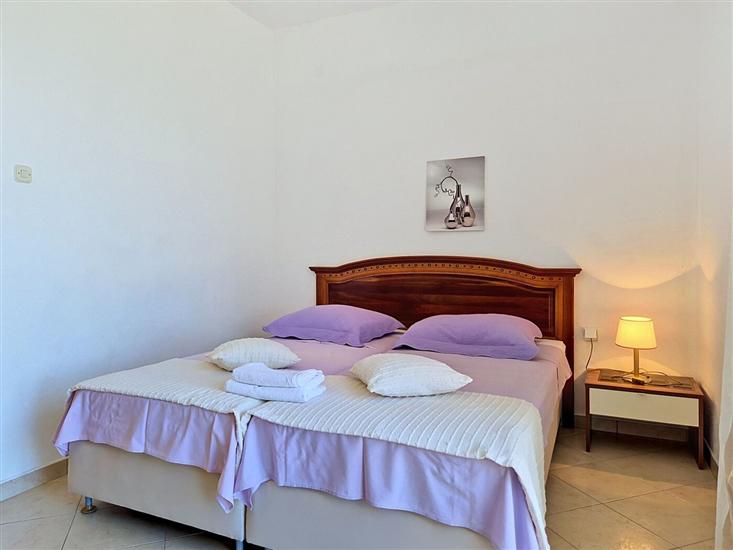 Apartment A1, for 7 persons