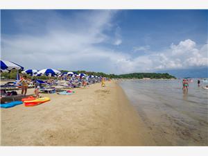 Apartments Marlena Lopar - island Rab, Size 110.00 m2, Airline distance to the sea 200 m, Airline distance to town centre 200 m
