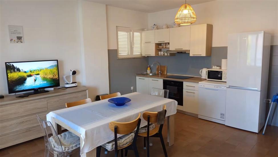 Apartment A2, for 6 persons