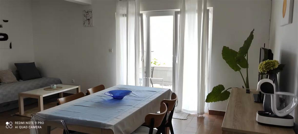 Apartment A2, for 6 persons