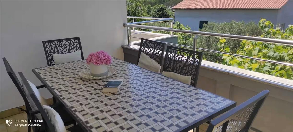 Apartment A2, for 6 persons