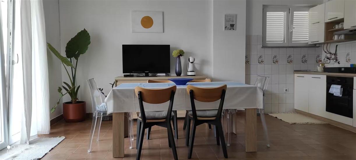 Apartment A2, for 6 persons