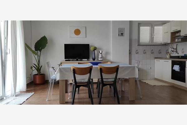 Apartment A2, for 6 persons