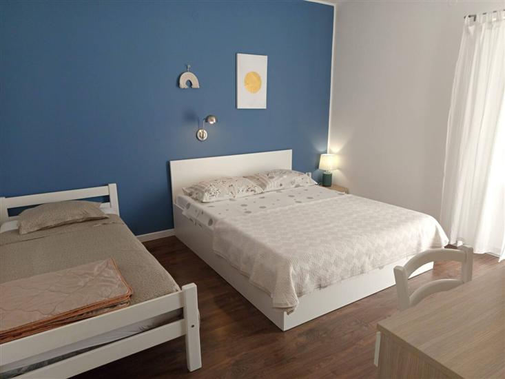 Apartment A2, for 6 persons