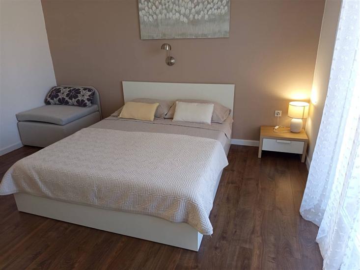 Apartment A2, for 6 persons