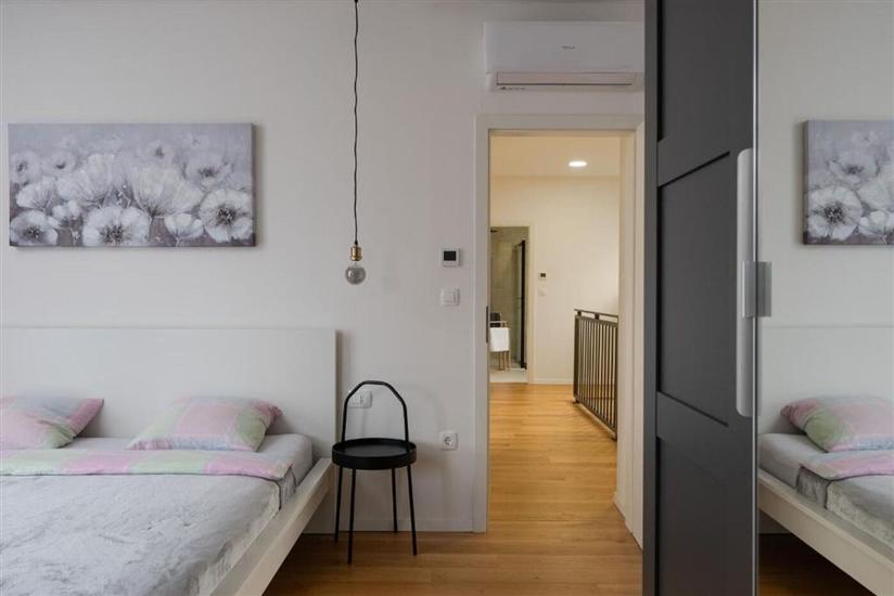 House K1, for 8 persons