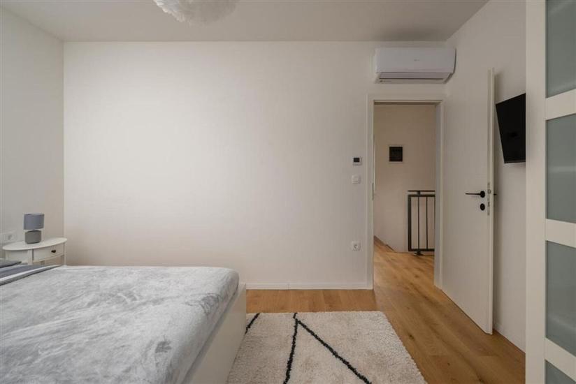 House K1, for 8 persons