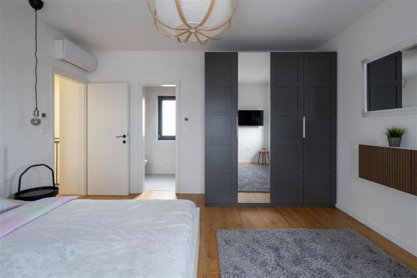 House K1, for 8 persons