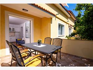Apartment Mladenka 1 Barbat - island Rab, Size 45.00 m2, Airline distance to the sea 100 m