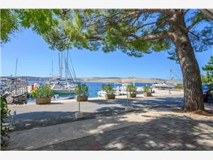 Apartments Ani Rijeka and Crikvenica riviera, Size 45.00 m2, Airline distance to the sea 25 m, Airline distance to town centre 0 m