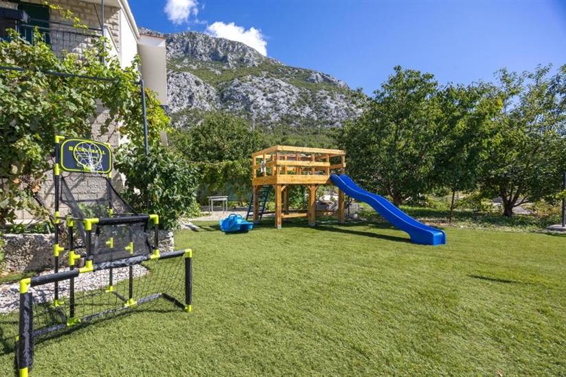 Apartment Family House Mislav