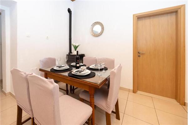 Apartment A1, for 6 persons