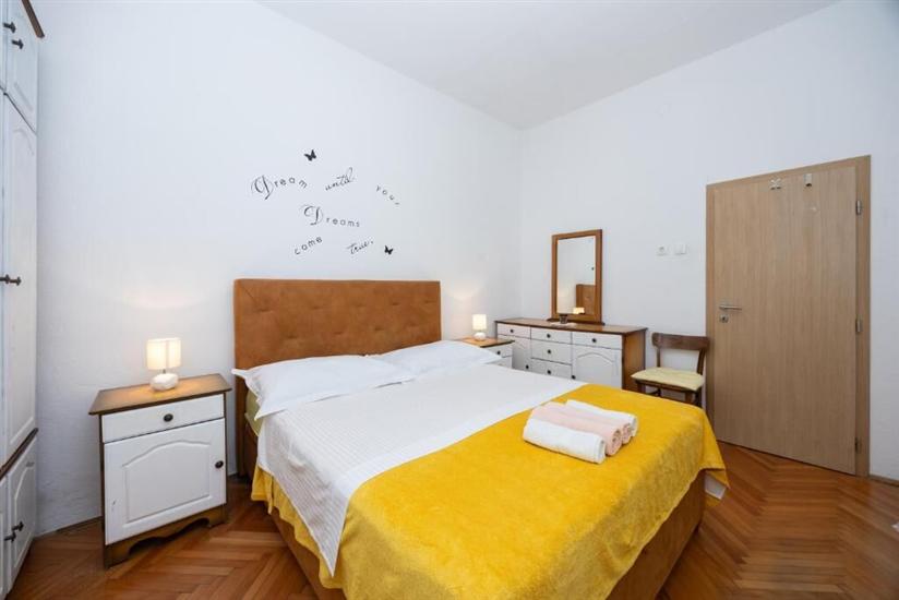 Apartment A1, for 6 persons
