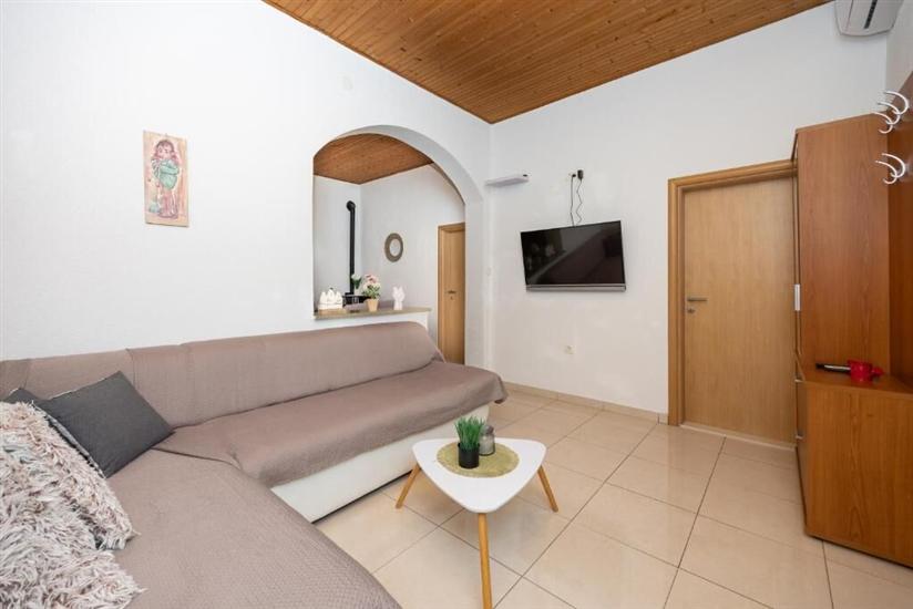 Apartment A1, for 6 persons
