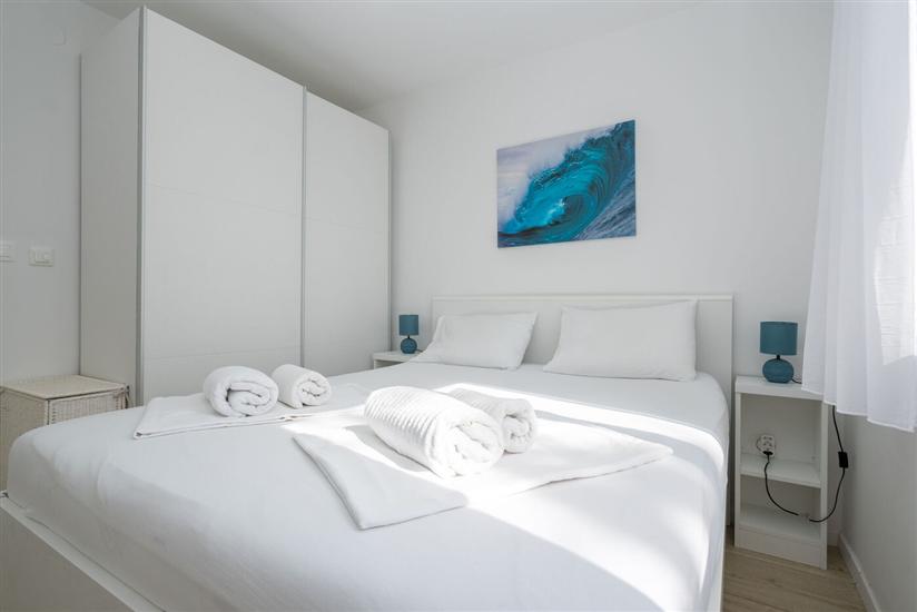 Apartment A1, for 5 persons