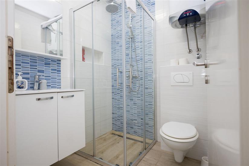 Apartment A1, for 5 persons