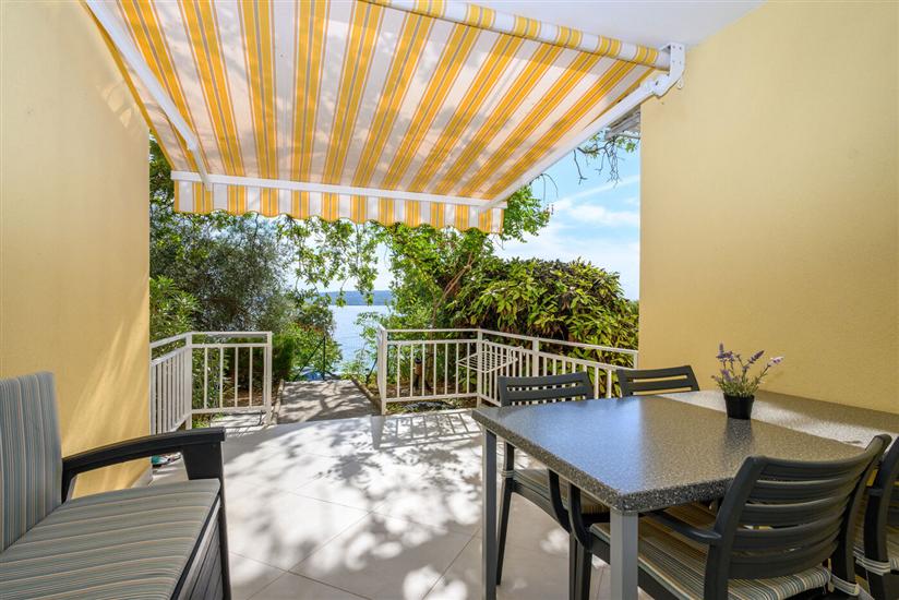 Apartment A1, for 5 persons