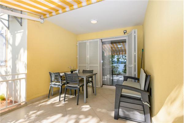Apartment A1, for 5 persons