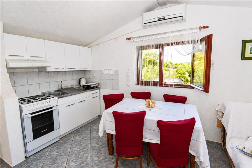 Apartment A1, for 5 persons