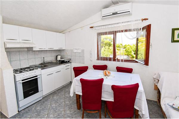 Apartment A1, for 5 persons