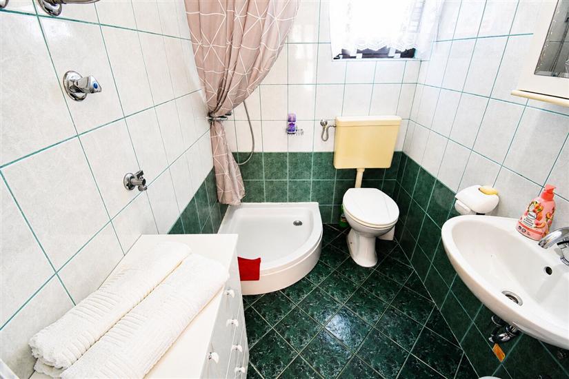 Apartment A1, for 5 persons