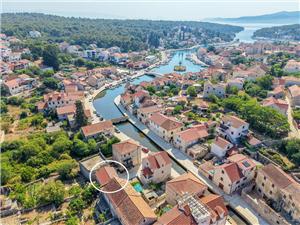 Apartment Middle Dalmatian islands,BookTiaFrom 140 €