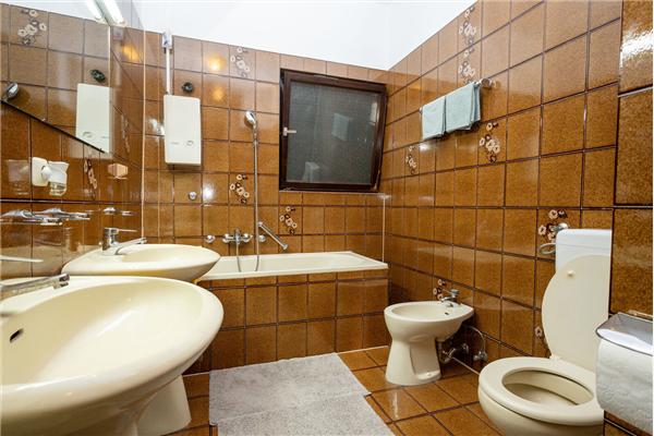 Apartment A1, for 5 persons