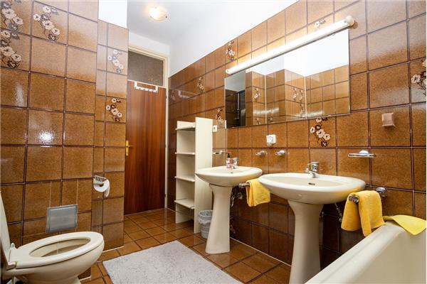 Apartment A1, for 5 persons