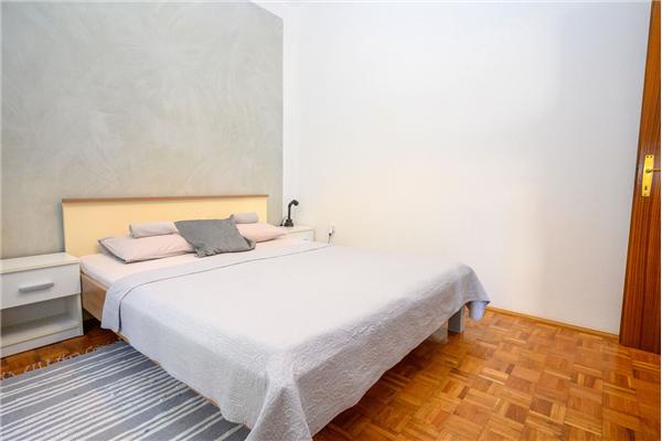 Apartment A1, for 5 persons